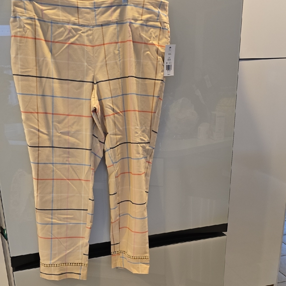 Crown & Ivy Women's Plaid Pants in Cream and Navy